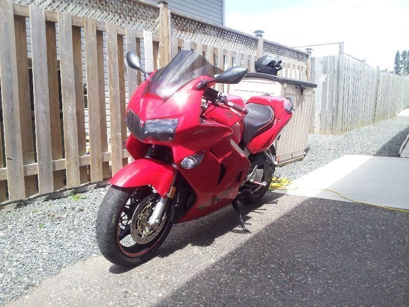 99 HONDA VFR 800 Just tuned up again for this year & RIDING GEAR