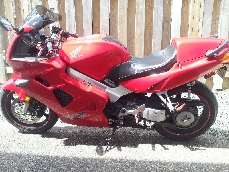99 HONDA VFR 800 Just tuned up again for this year & RIDING GEAR