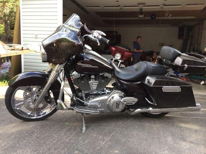 2011 FLHX street glide