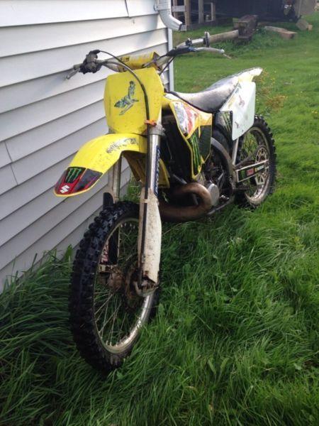 2005 2 stroke rm 250 with spare parts!!!!!