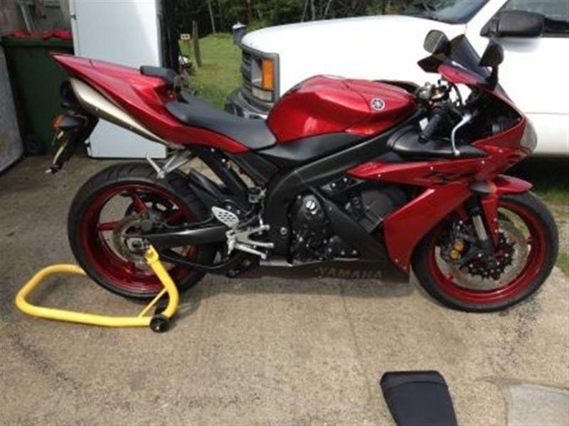 2004 yamaha YZF-R1 EXCELLENTE CONDITION