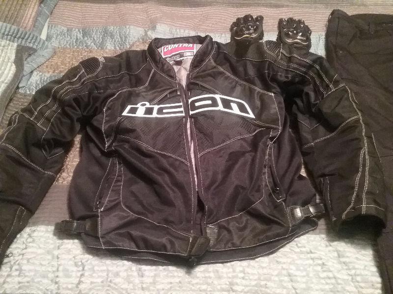 Motorcycle suit and gloves