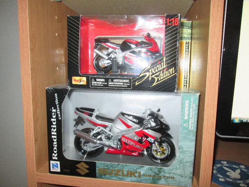 COLLECTION OF DIE CAST MOTOR CYCLES-ALL NEW