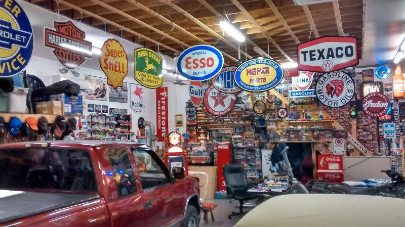 LARGE HARLEY DAVIDSON AND INDIAN MOTORCYCLE SIGNS
