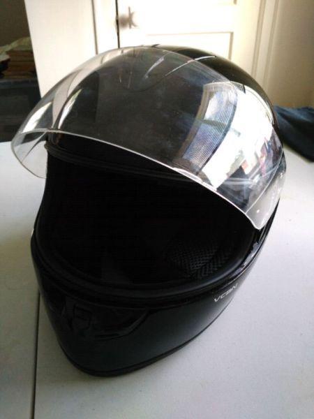 Selling Motorcycle helmet!! FMVSS 218 Dot