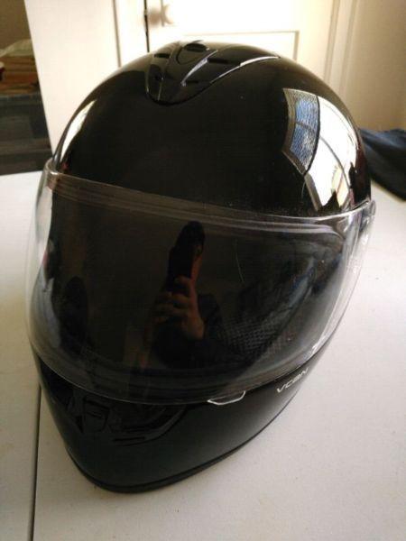 Selling Motorcycle helmet!! FMVSS 218 Dot