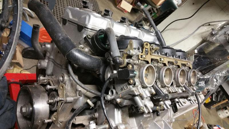 Yamaha R6 engine and harness
