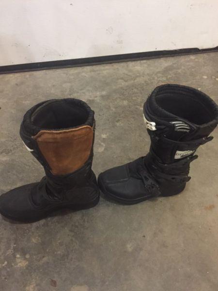 Size 7 riding boots
