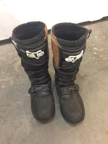 Size 7 riding boots