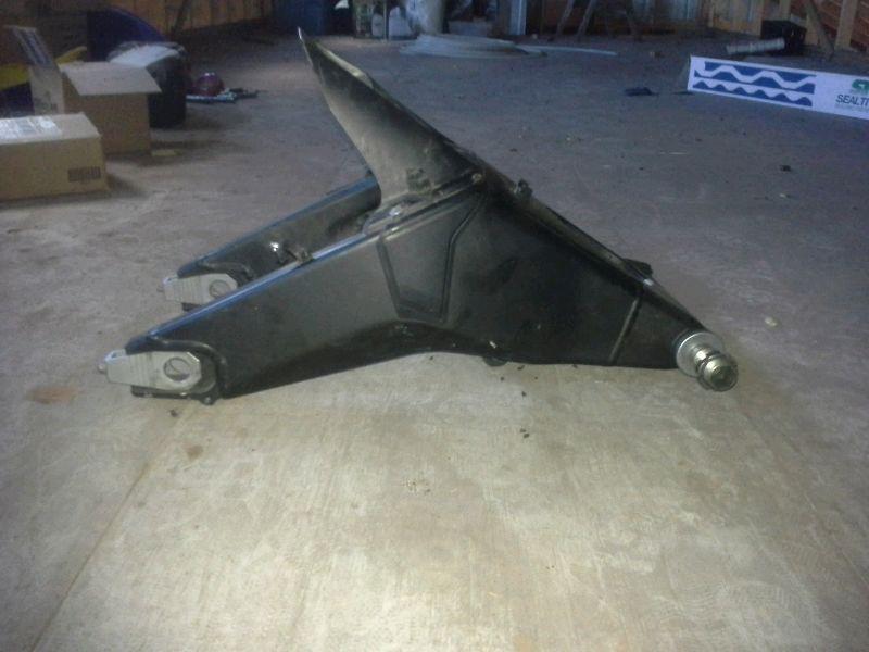 2006 R6r swingarm