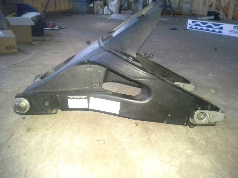 2006 R6r swingarm
