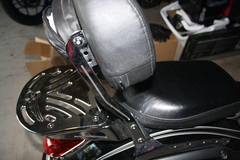 BACK REST, LUGGAGE RACK AND MOUNTING KIT WAS ON 950 V-STAR