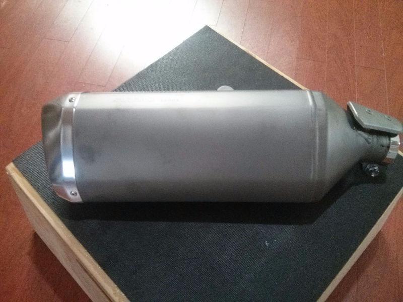 2012-2015 Suzuki GSXR 1000 OEM Muffler Slip On