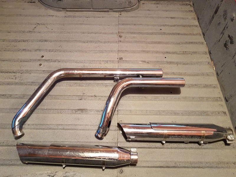2009 Harley Softail Stock Exhaust