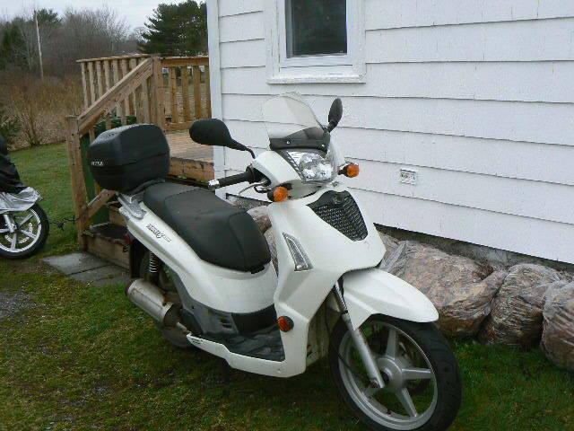 kymco people s 200.........reduced to 700.oo