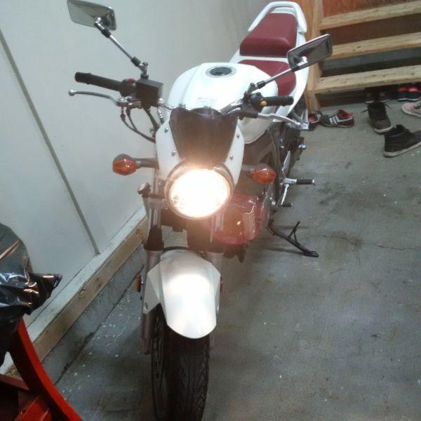 2008 suzuki sv 650 only 5800kms!! *mint*
