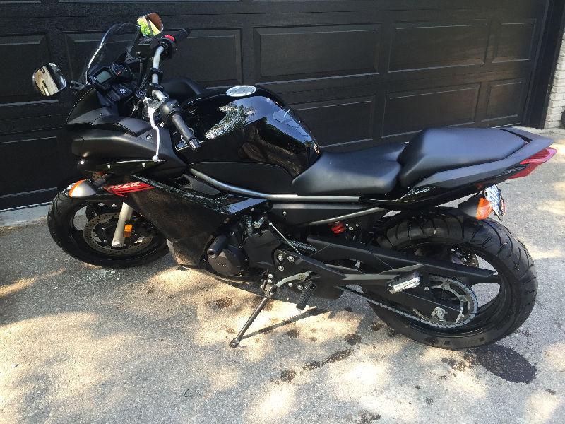 Mint 2011 Yamaha FZ6R priced to sell (firm)