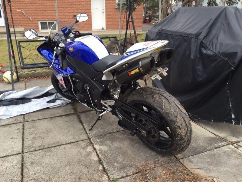 Wanted: 2010 Rossi r1