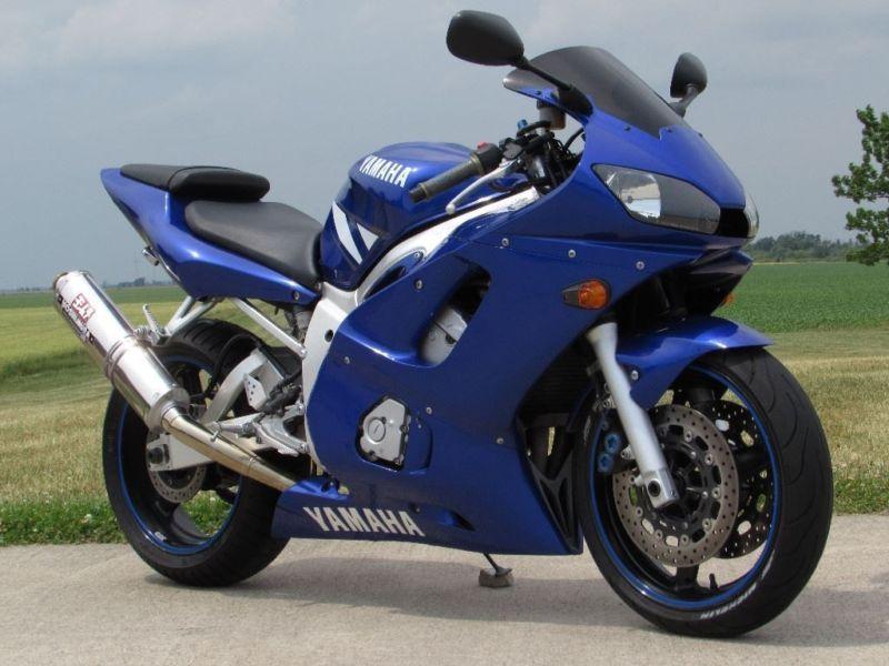 2001 yamaha R6 Smooth, Clean, two good tires Only $20/week