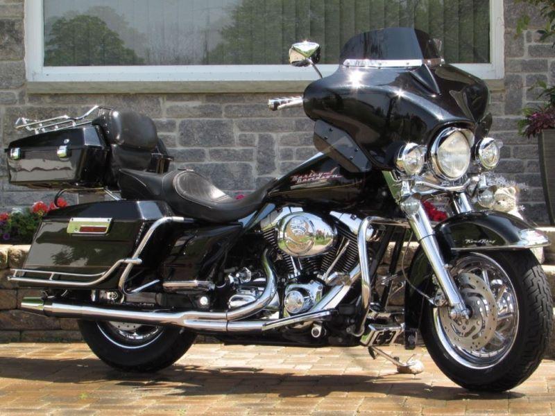 2002 harley-davidson FLHR Road King $18,000 in Customizing and