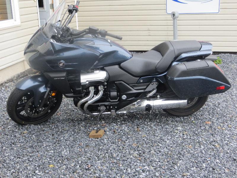 2014 HONDA CTX1300 CRUISER WITH STERIO AND ABS HEATED GRIPS