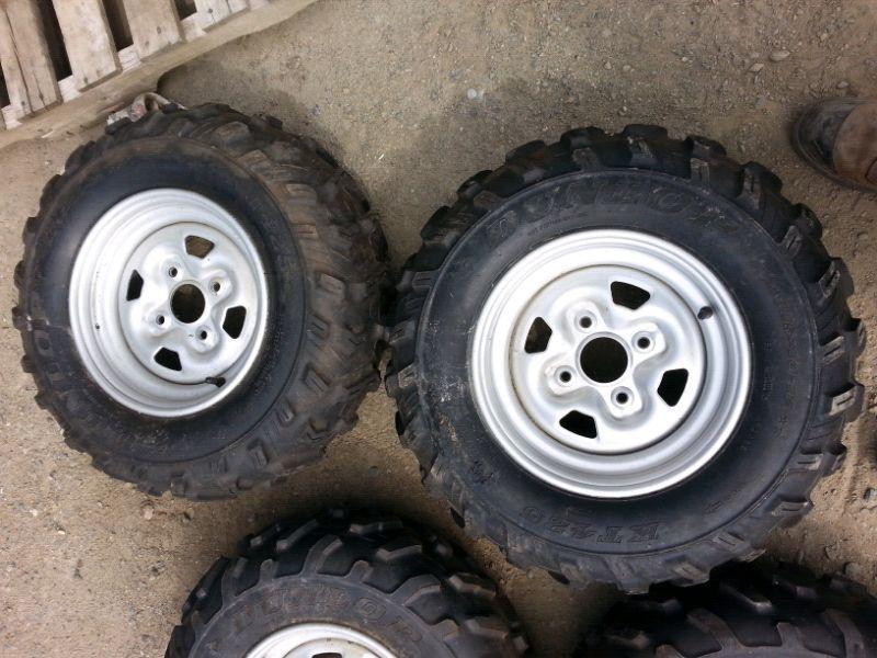 25x10x12 25x8x12 Dunlop atv tires & rims 10kms