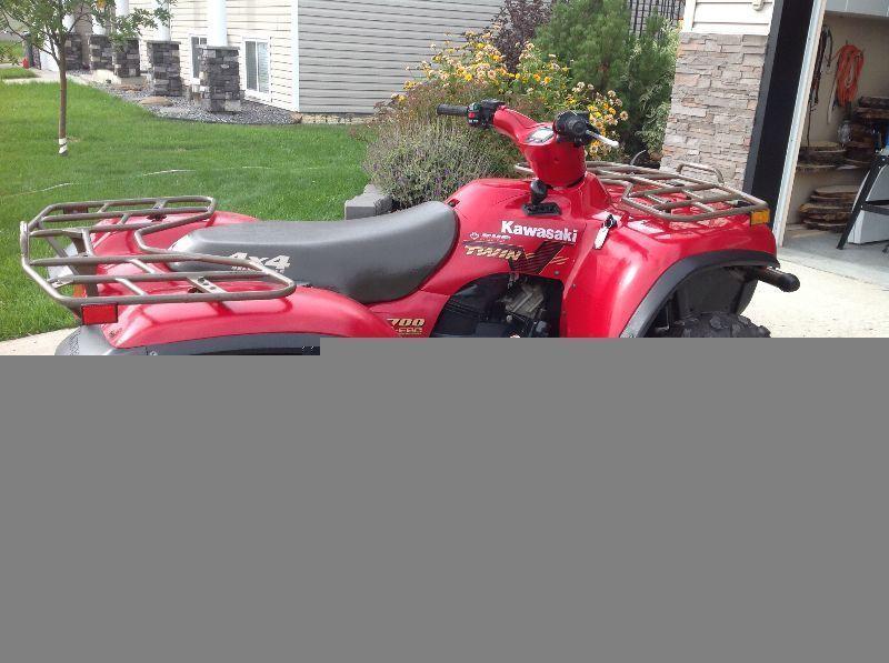 Kawasaki KVF 700 in excellent condition with 3965 km