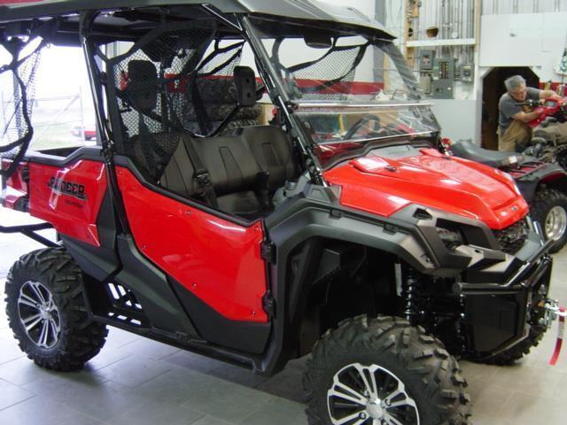 2016 HONDA SXS 1000 M5G Pioneer 5