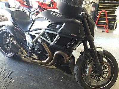 2015 Ducati Diavel Carbon with extras!