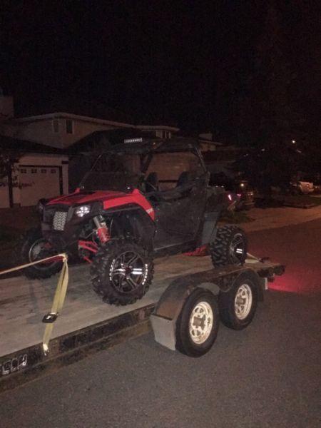 2011 Polaris rzr 900xp - comes with 3rd seat